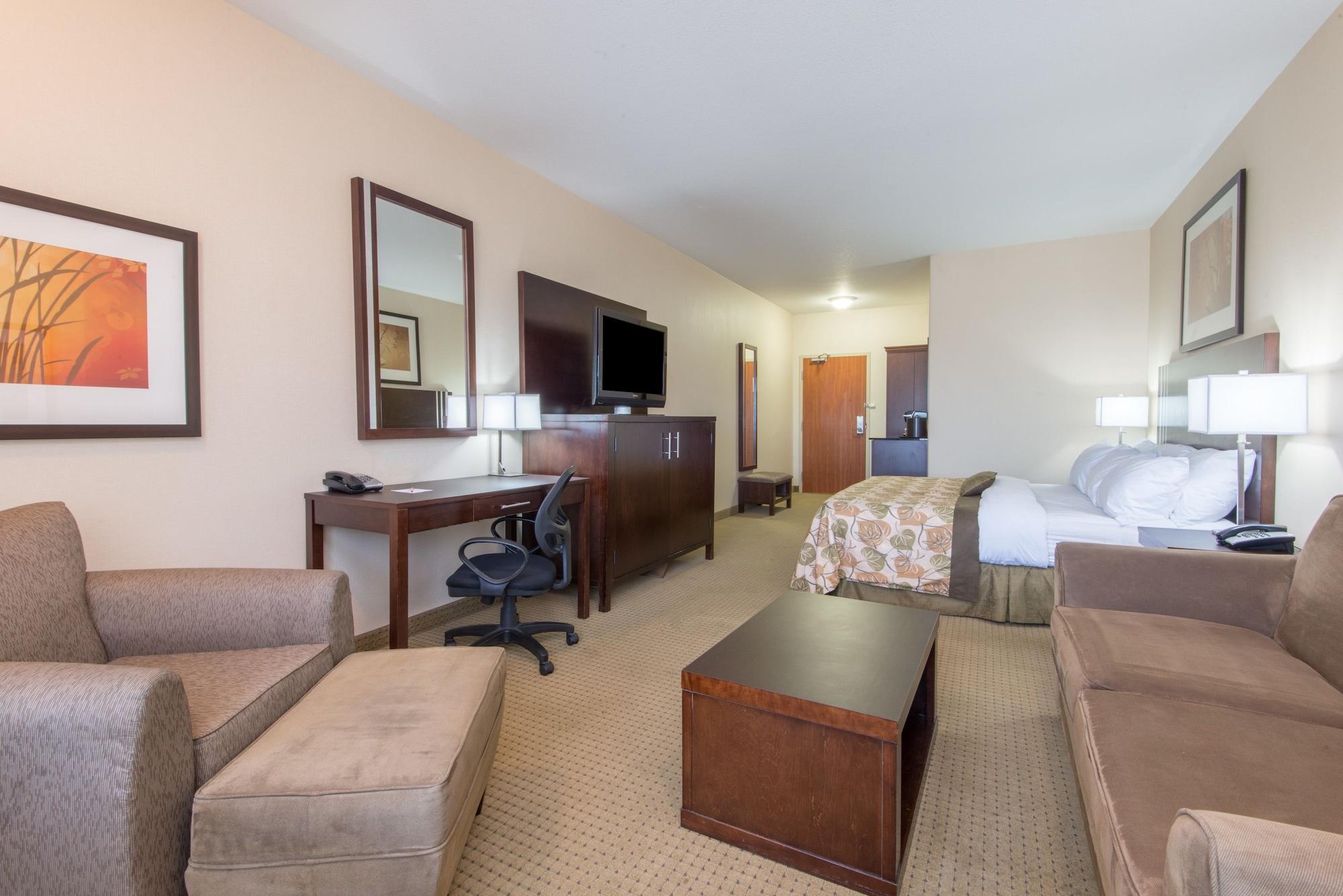 Ramada By Wyndham Lac La Biche Zewnętrze zdjęcie