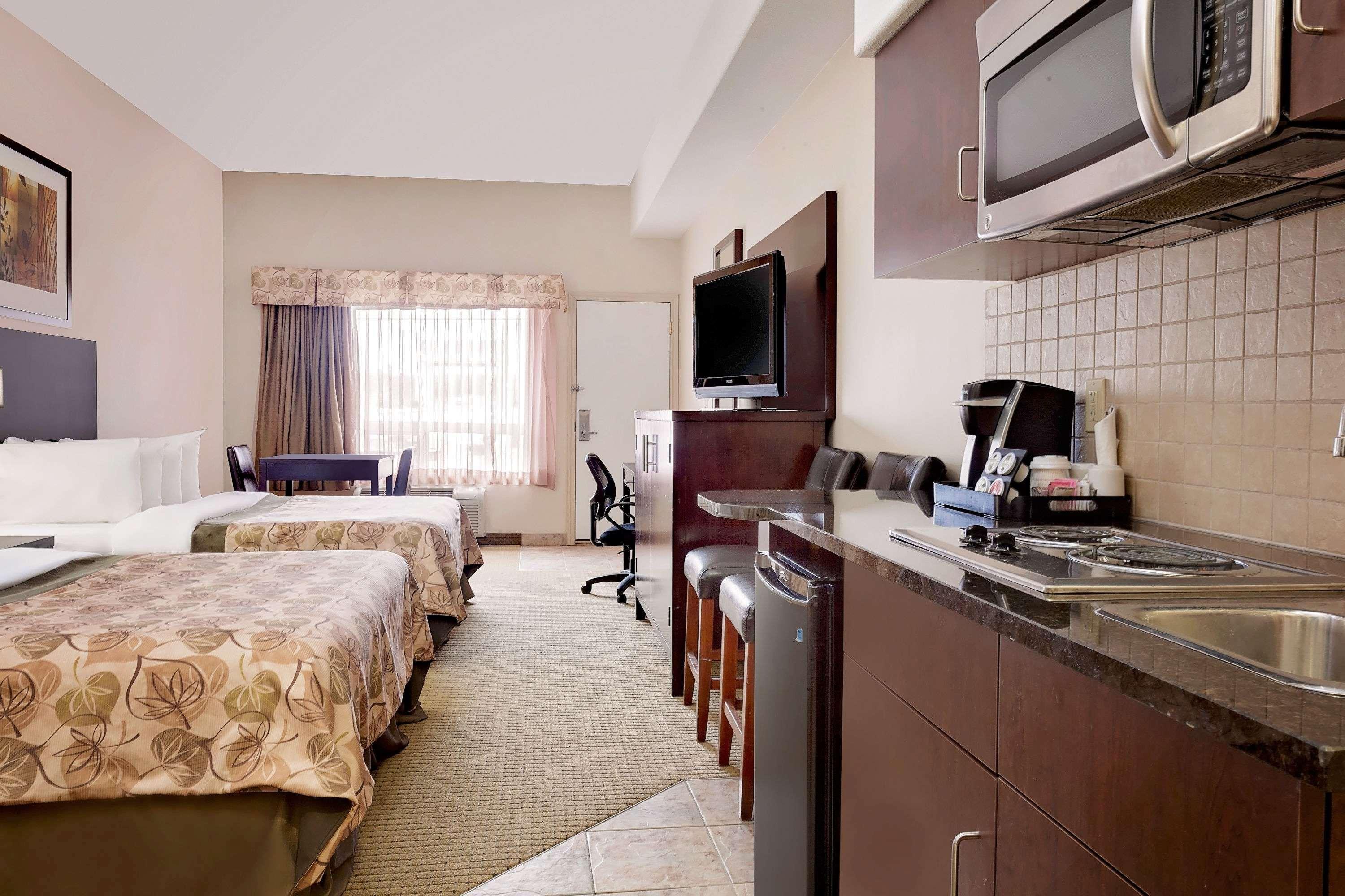 Ramada By Wyndham Lac La Biche Zewnętrze zdjęcie