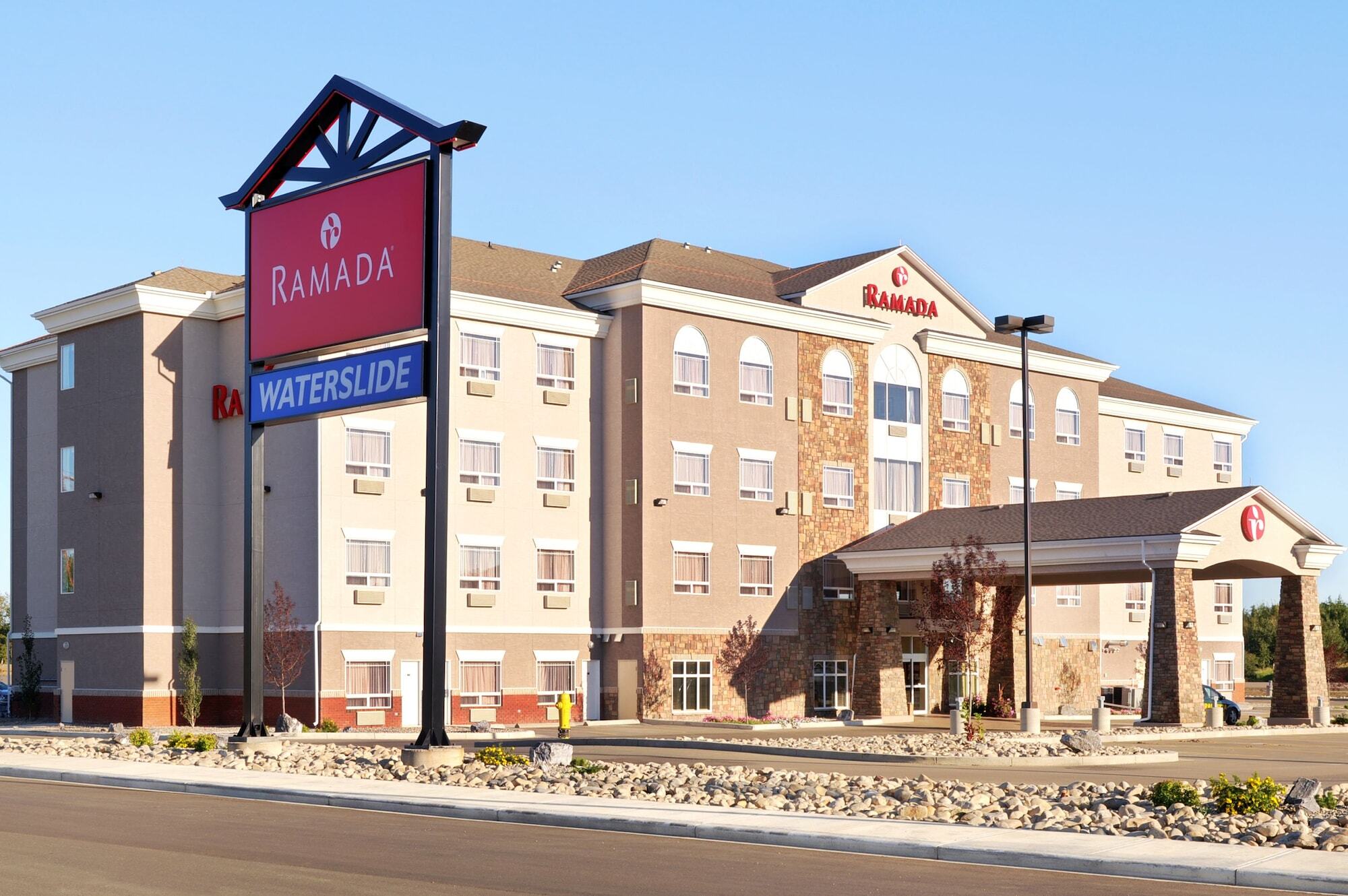 Ramada By Wyndham Lac La Biche Zewnętrze zdjęcie